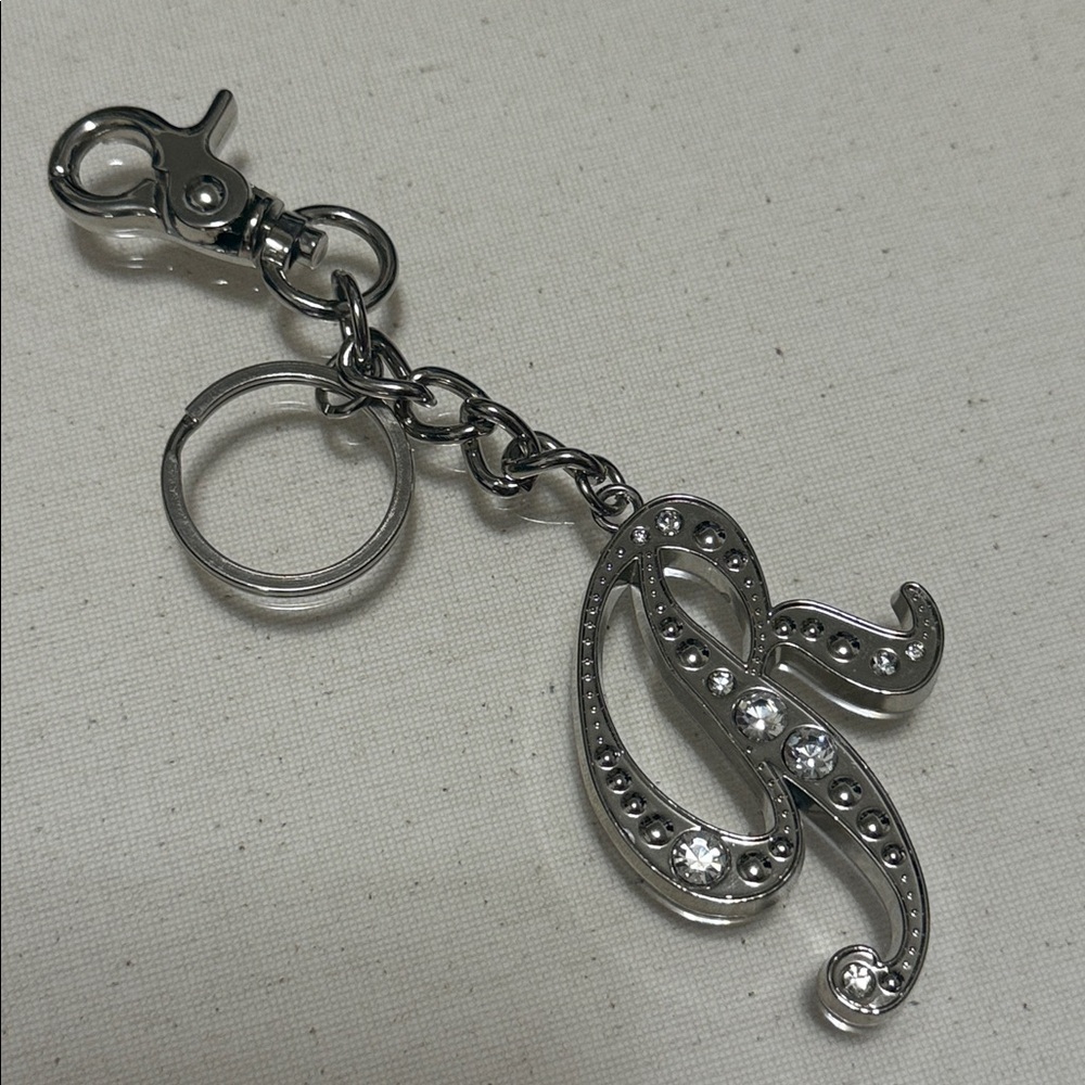 The Letter R Key Chain - Picture 4 of 9